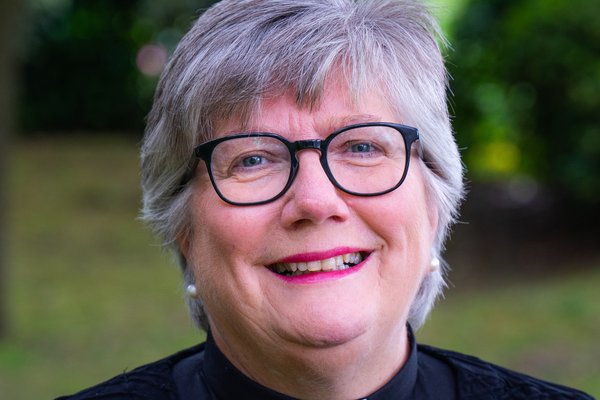 helen-cameron